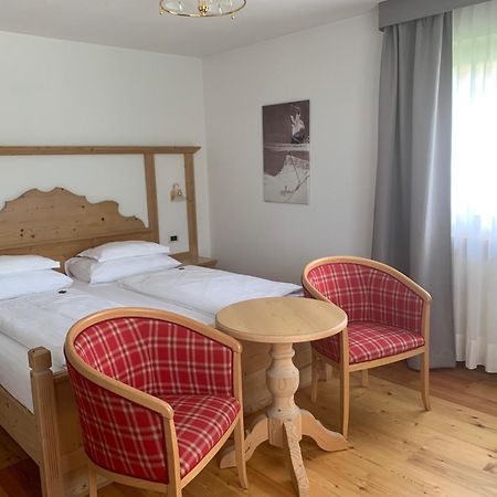 Villa Flora Mountain Lodges San Cassiano  Eksteriør billede