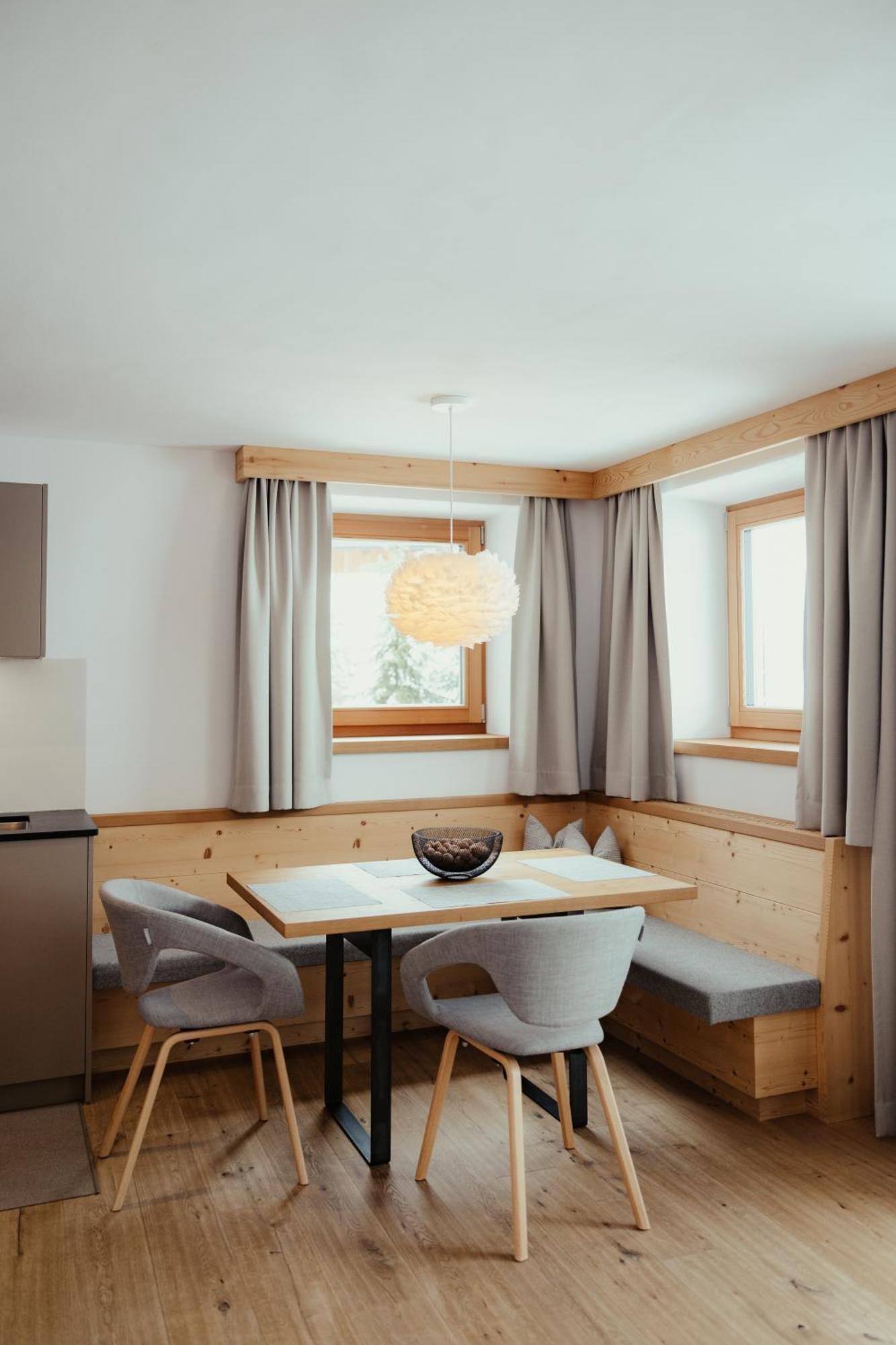 Villa Flora Mountain Lodges San Cassiano  Eksteriør billede
