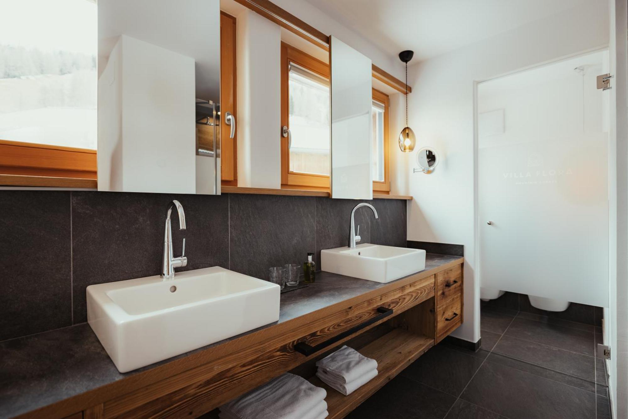 Villa Flora Mountain Lodges San Cassiano  Eksteriør billede