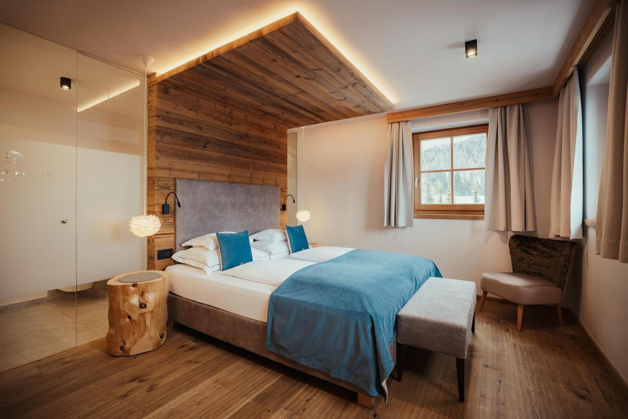 Villa Flora Mountain Lodges San Cassiano  Eksteriør billede