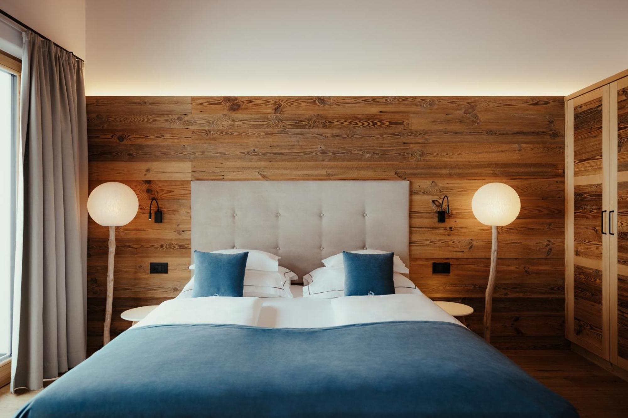 Villa Flora Mountain Lodges San Cassiano  Eksteriør billede
