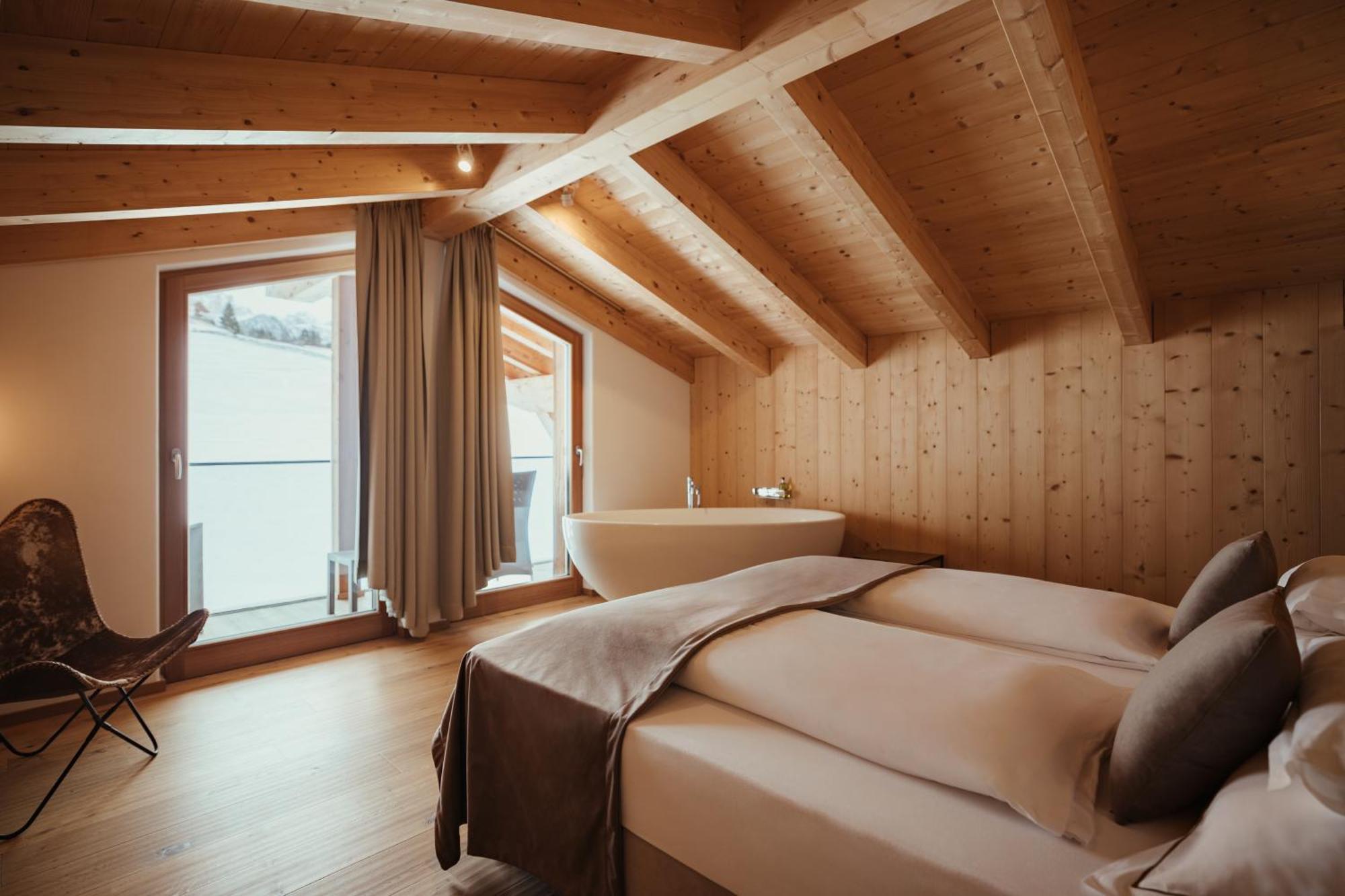 Villa Flora Mountain Lodges San Cassiano  Eksteriør billede
