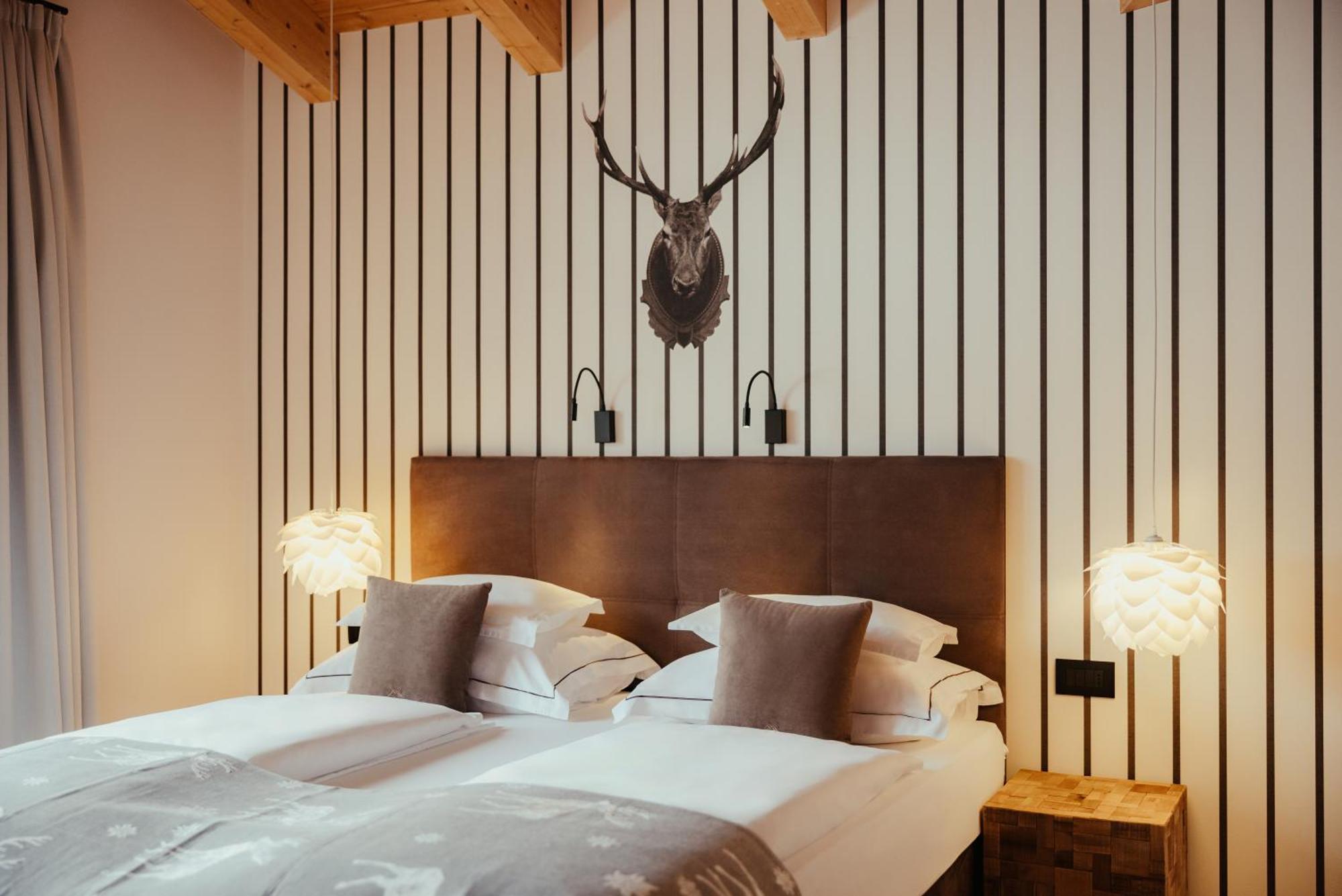 Villa Flora Mountain Lodges San Cassiano  Eksteriør billede