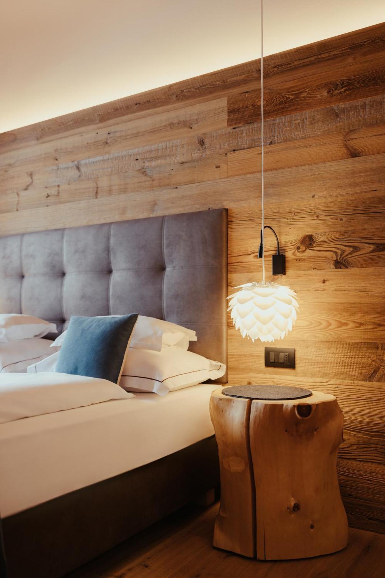 Villa Flora Mountain Lodges San Cassiano  Eksteriør billede