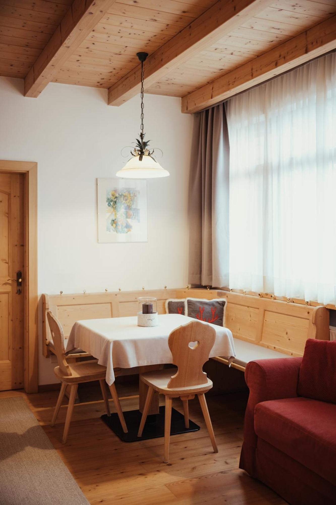 Villa Flora Mountain Lodges San Cassiano  Eksteriør billede